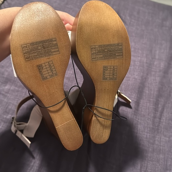 Trendy White Platform Sandals - Picture 3 of 4